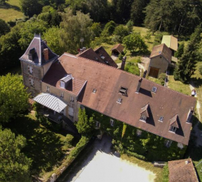 Гостиница Gîte du château de Feschaux, Jura  Вильнёв-Су-Пимон